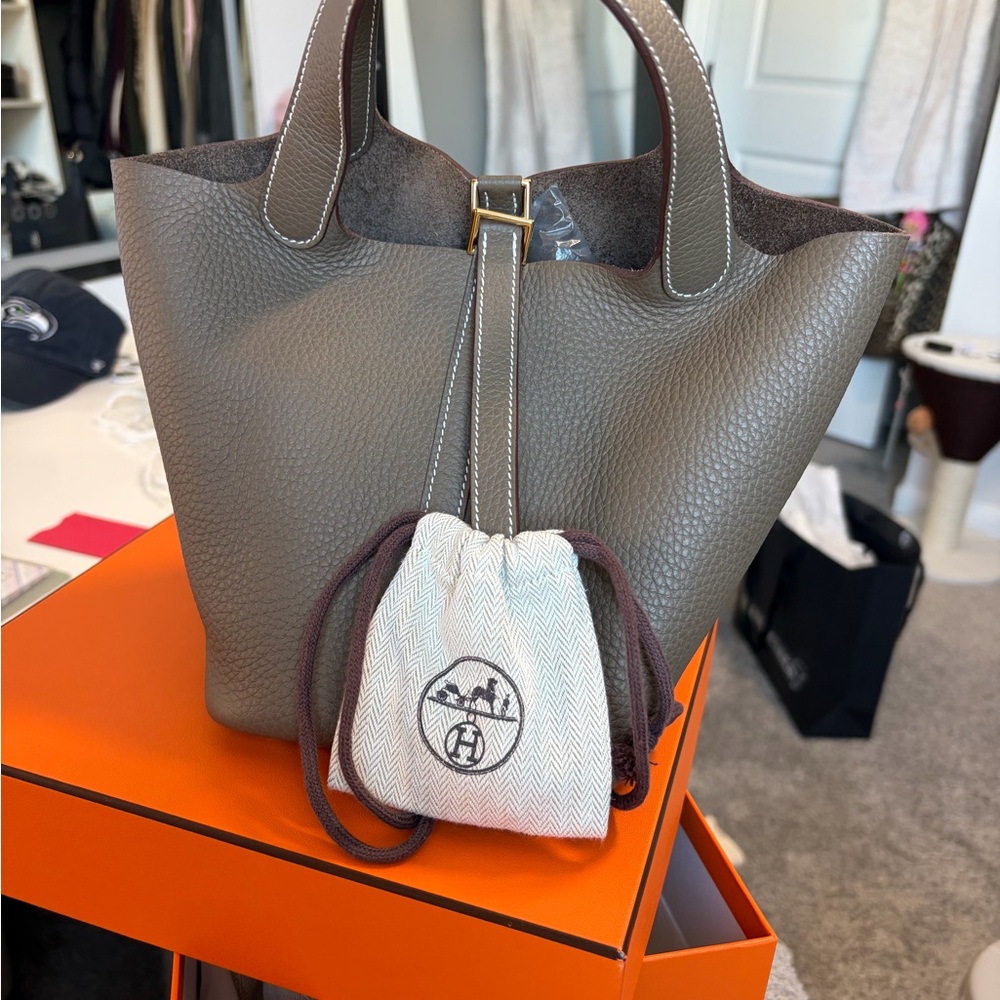 AUTHENTIC Hermes Picotin 18 Tote with Gold Hardware